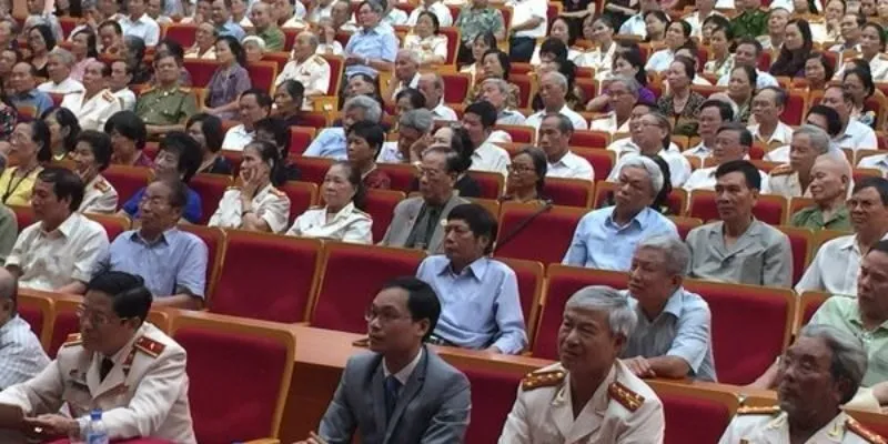 Viết cảm nhận về sản phẩm và dịch vụ của LeadViet