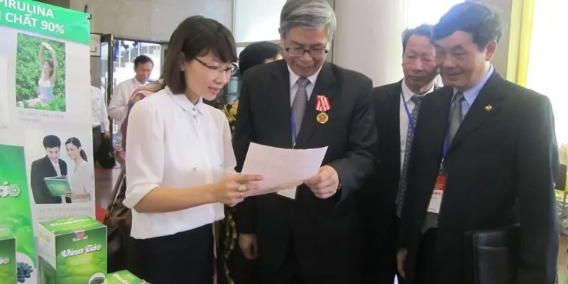 tài trợ